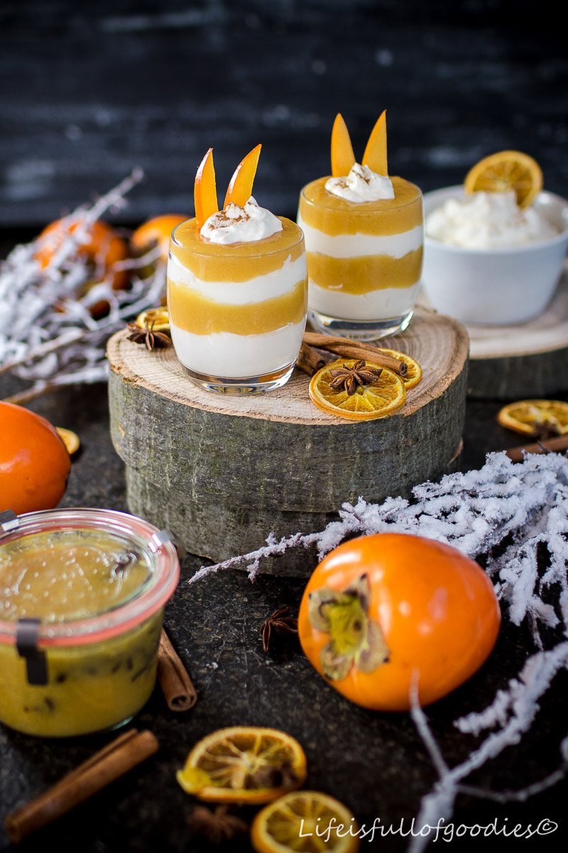 Kaki-Orangen-Mango-Fruchtaufstrich und ein Persimon-Mascarpone-Dessert