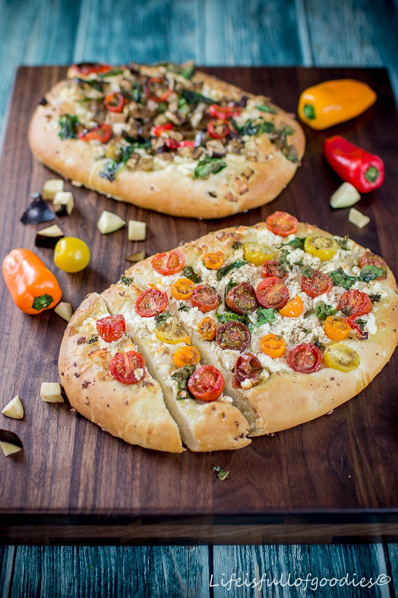 Zweierlei Focaccia, die Verlosung einer Luxus-Schneidbox sowie Pflegetipps für Holzschneidebretter