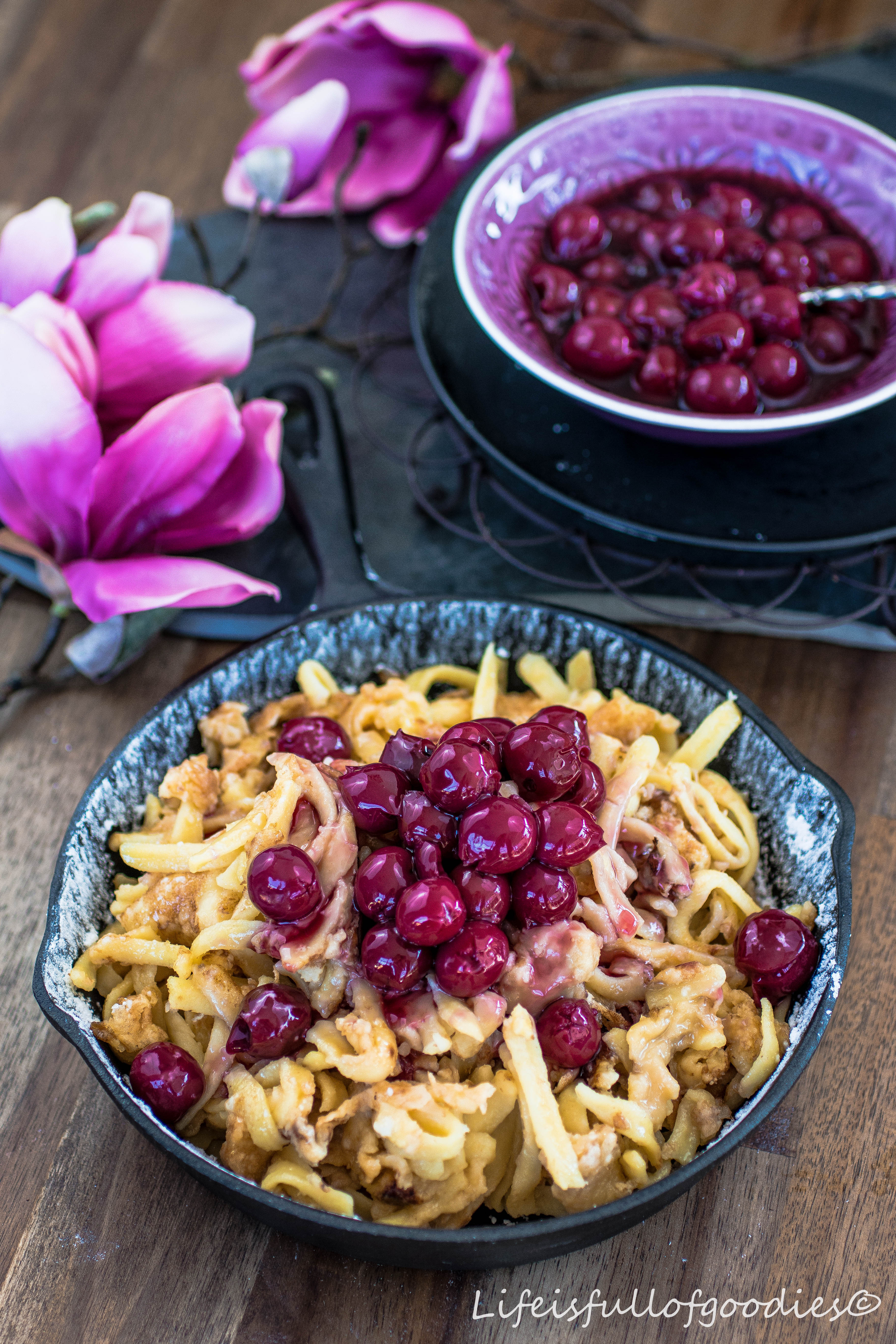 Spätzleschmarrn mit Kirschkompott