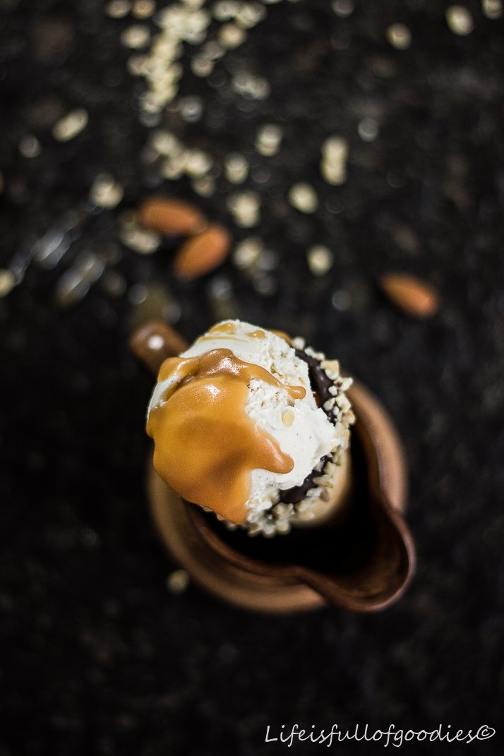 Vanilla Mascarpone Ice Cream mit Salzkaramell