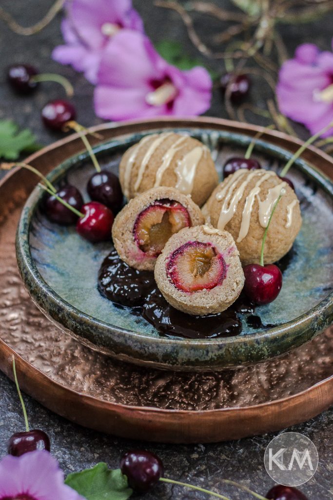 Gesunde Zwetschgenknödel aus Quarkteig | Life Is Full Of Goodies