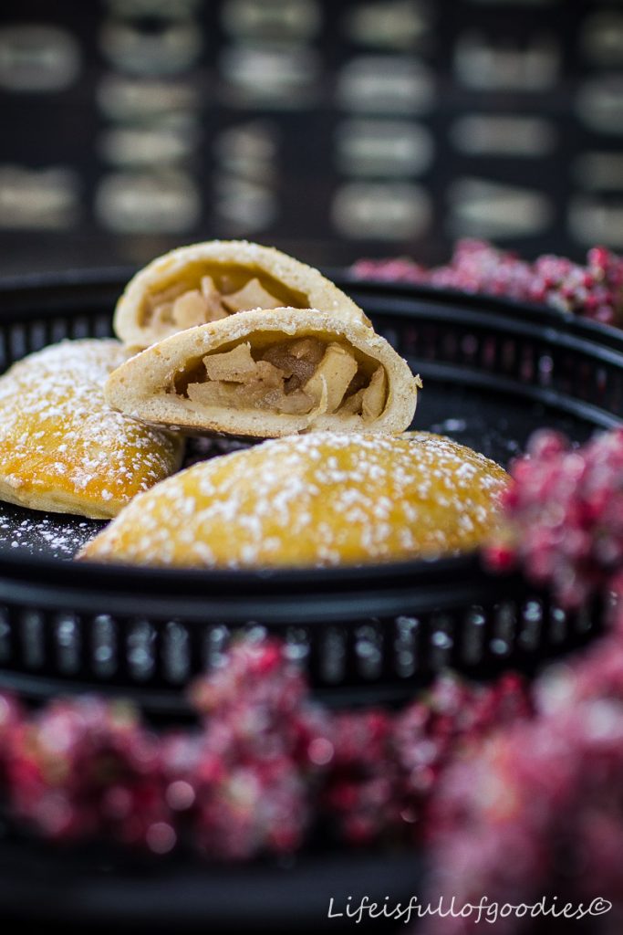 Apfeltaschen aus Quark-Öl-Teig | Life Is Full Of Goodies Apfeltaschen aus Quark-Öl-Teig | Life Is Full Of Goodies