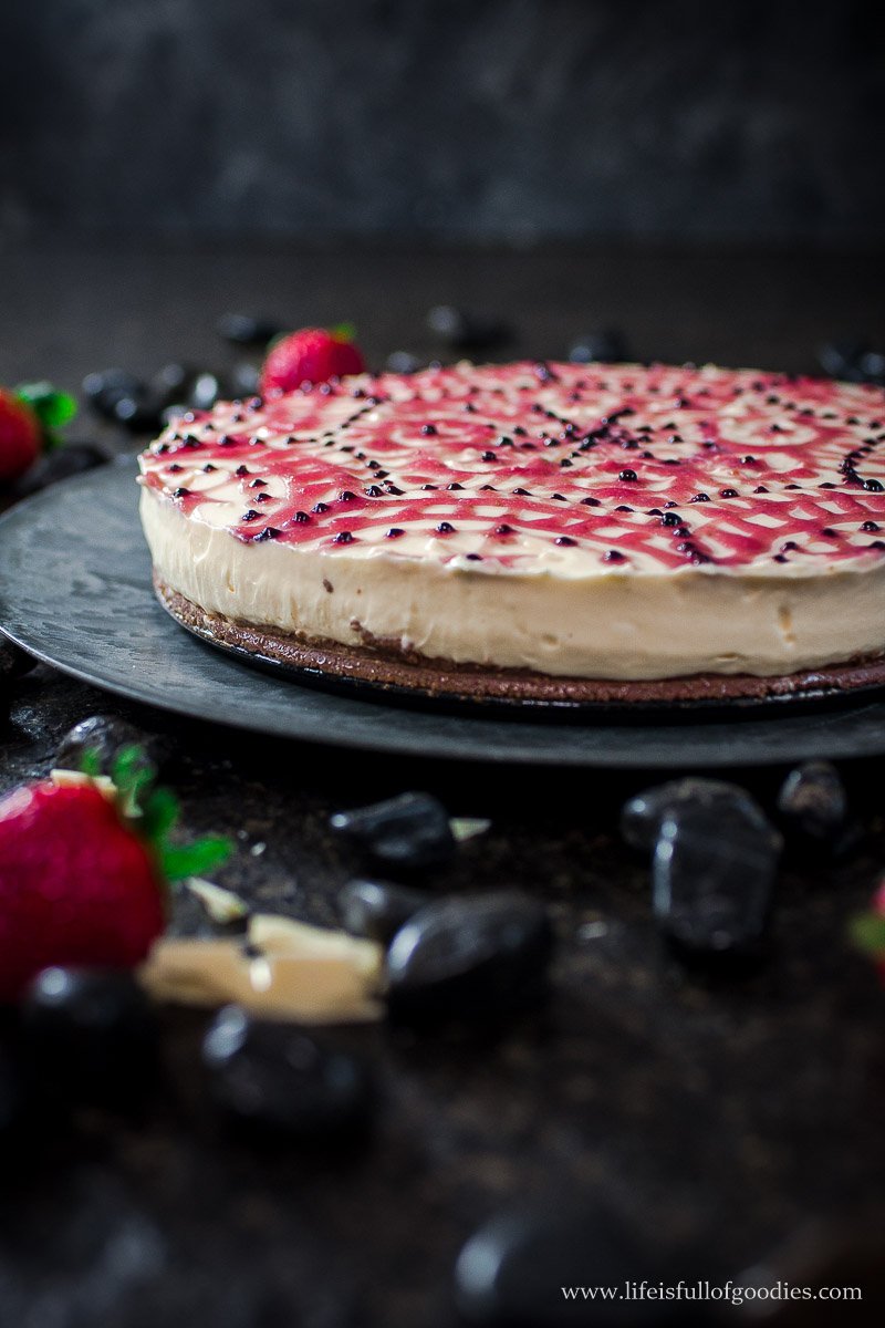 No Bake Eierlikör Cheesecake mit Erdbeer-Mandala