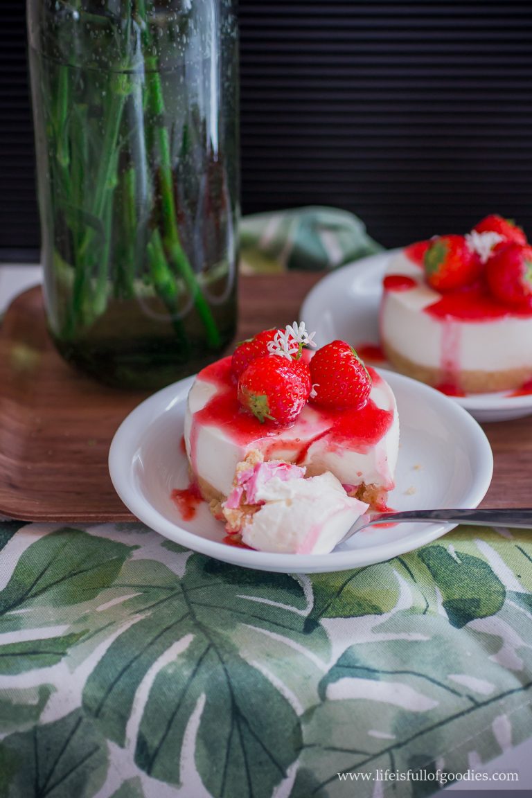 No Bake Cheesecakes mit Erdbeeren - Life Is Full Of Goodies