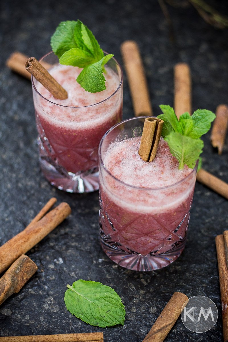 Erdbeer-Zimt-Smoothie aus Kokoswasser