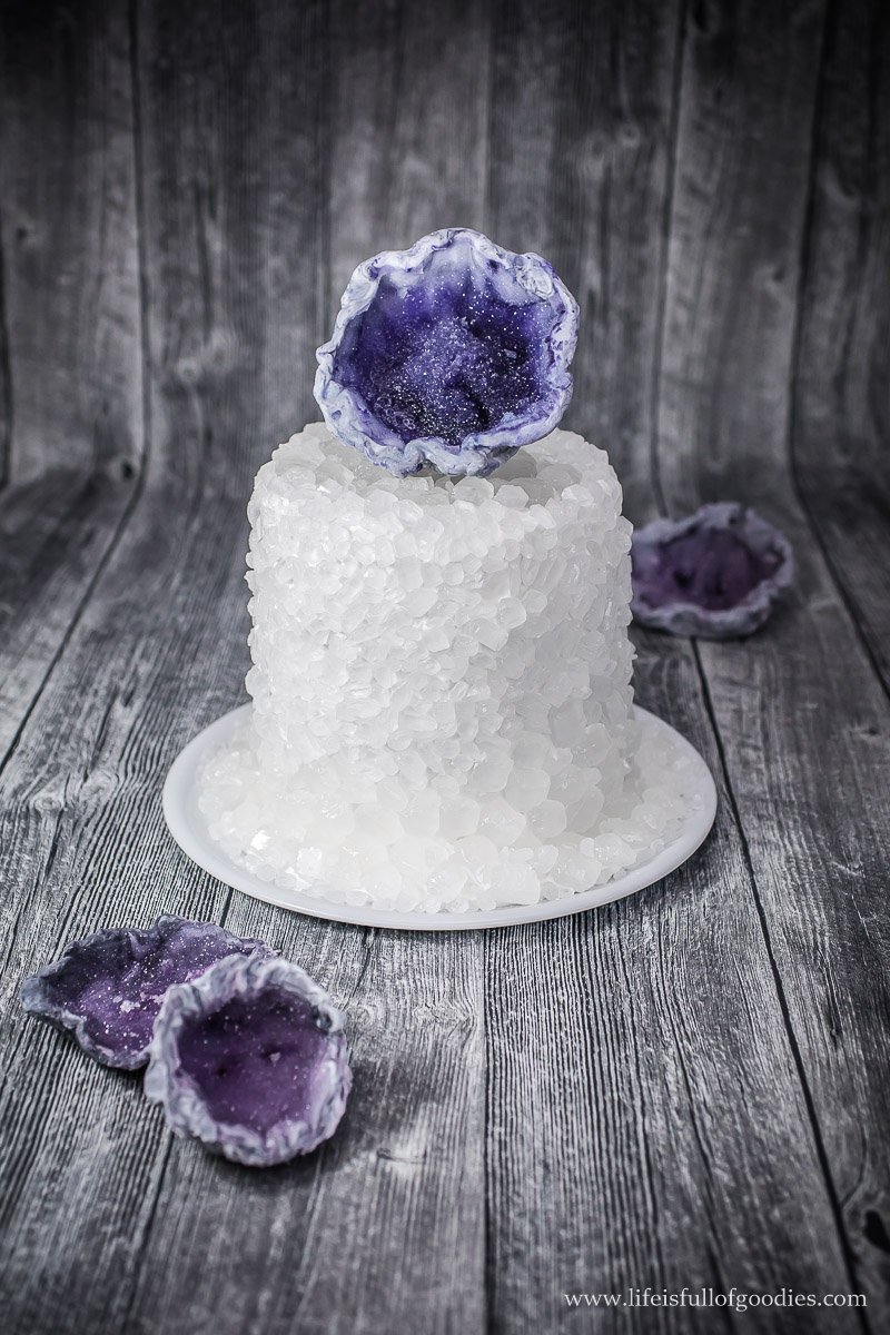 Eine Torte zur Diamanthochzeit – ein Geode CakeEine Torte zur Diamanthochzeit – ein Geode Cake