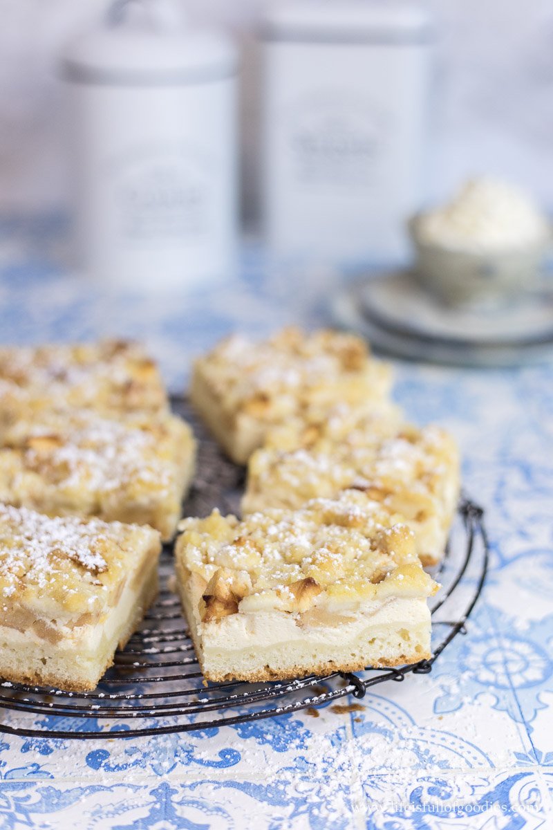 Apfel-Streuselkäsekuchen aus Quark-Öl-Teig - Life Is Full Of Goodies