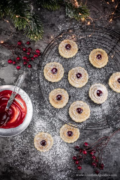 Marzipankringel mit Marmelade - Life Is Full Of Goodies