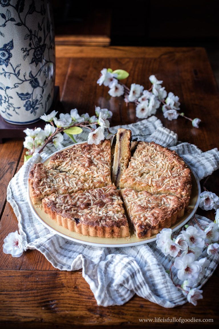 Mandeltarte | Life Is Full Of Goodies