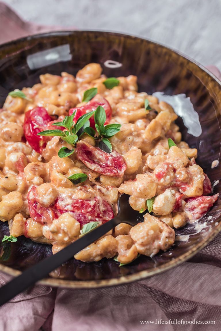 Cremige Knöpfle mit Tomaten und Feta | Life Is Full Of Goodies