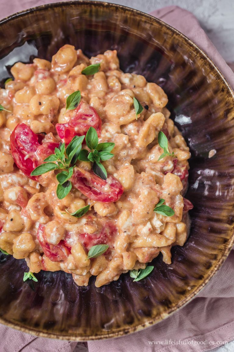 Cremige Knöpfle mit Tomaten und Feta | Life Is Full Of Goodies