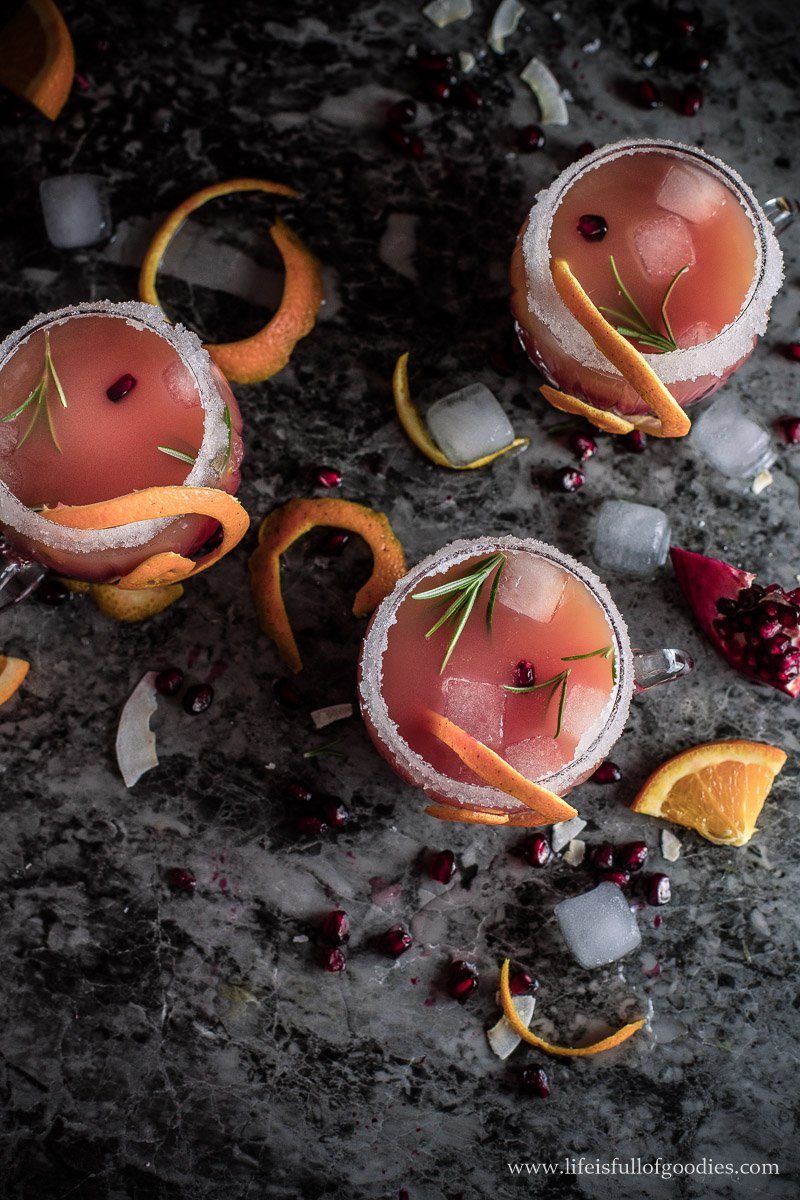 Orangen Granatapfel Cocktail mit Batida com Rum