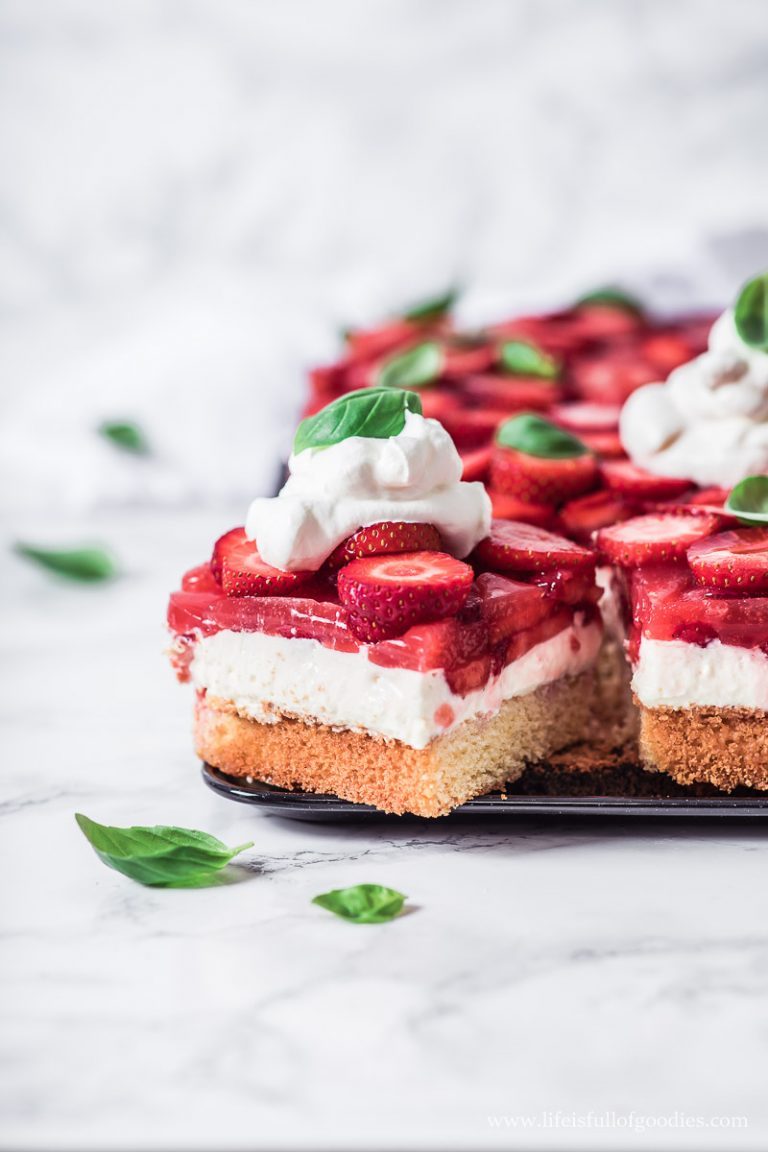 Erdbeerkuchen mit Orangen Mascarpone Creme - Life Is Full Of Goodies