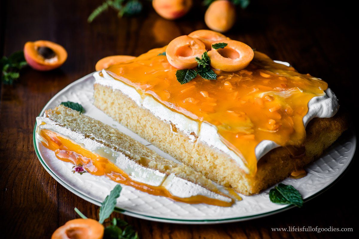 Aprikosen Cremekuchen
