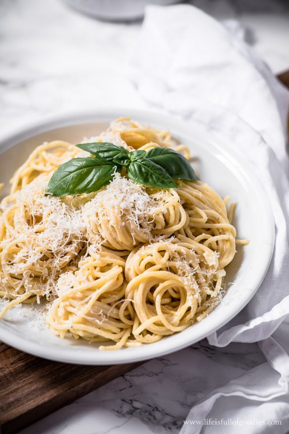 Spaghetti mit schneller Parmesan Sahnesauce