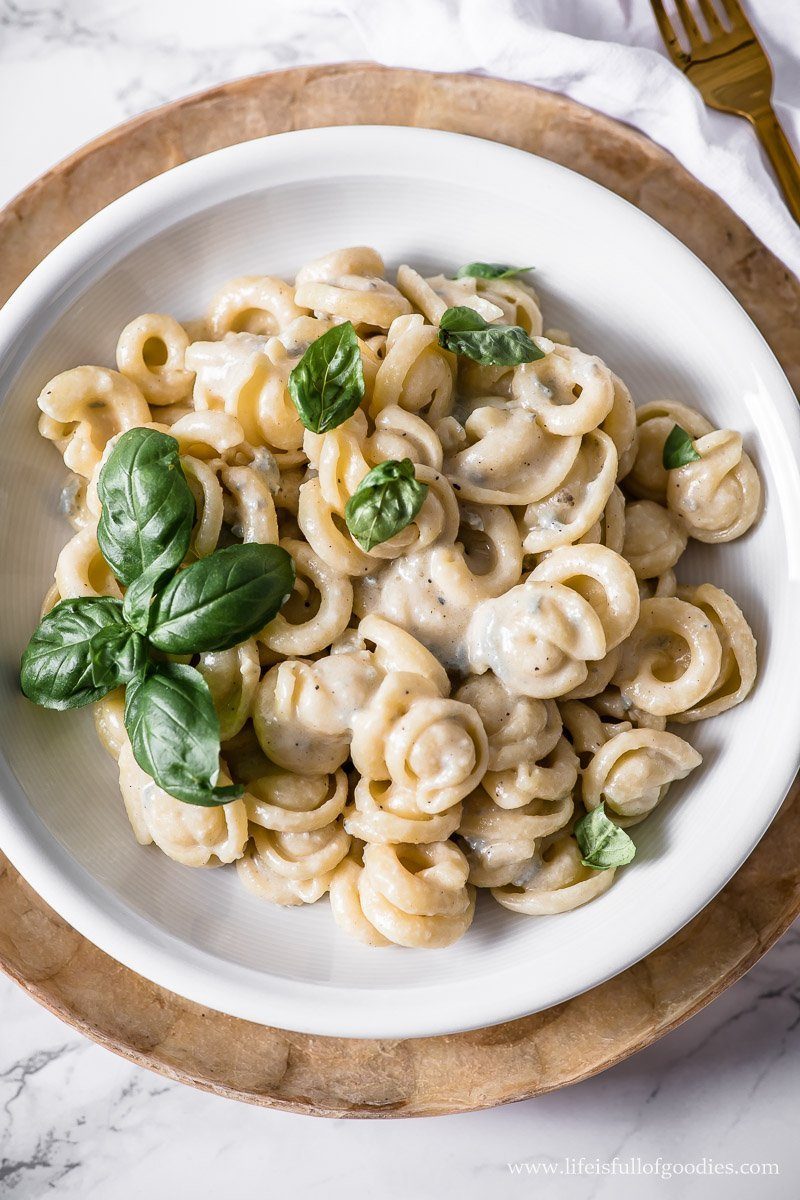 Pasta mit der einfachsten Gorgonzola Sauce der Welt - Life Is Full Of ...