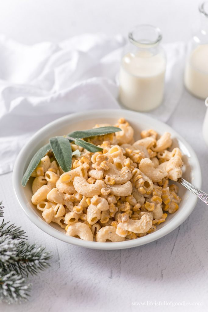Creamed Corn Pasta - Nudeln in Mais Sahnesauce | Life Is Full Of Goodies