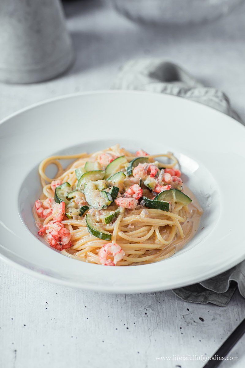 Spaghetti mit Garnelen und Zucchini (2 von 23) - Life Is Full Of Goodies
