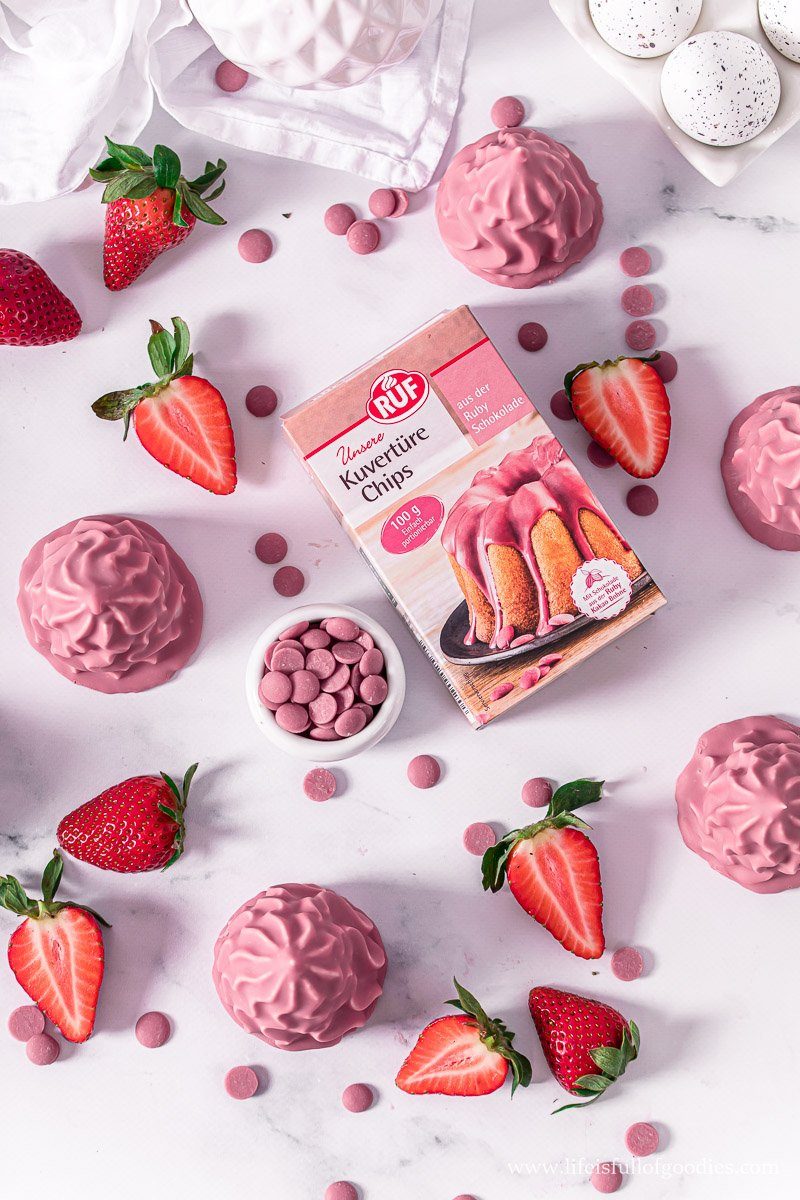 Erdbeer Schaumküsse mit Ruby Schokolade