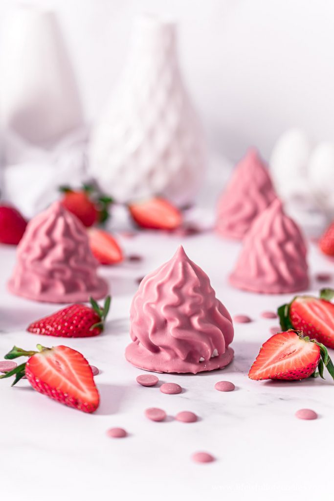 Erdbeer Schaumküsse mit Ruby Schokolade Life Is Full Of Goodies