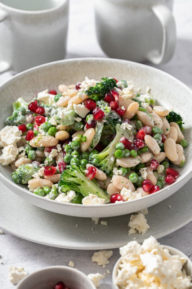 Buch Brokkolisalat mit Granatapfel