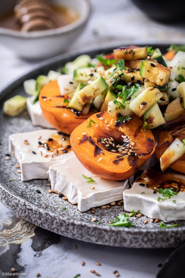 Gegrillte Aprikosen mit Ziegenkäse und Balsamessig aus Modena | Life Is ...