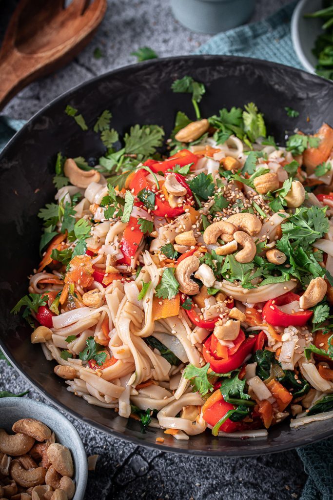 Reisnudelsalat mit gegartem Gemüse | Life Is Full Of Goodies