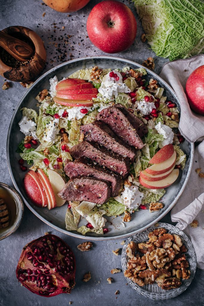 Rinderfilet auf Wintersalat mit Ziegenfrischkäse | Life Is Full Of Goodies