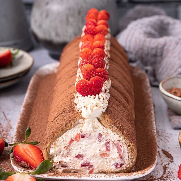 Erdbeer Tiramisu Rolle Life Is Full Of Goodies