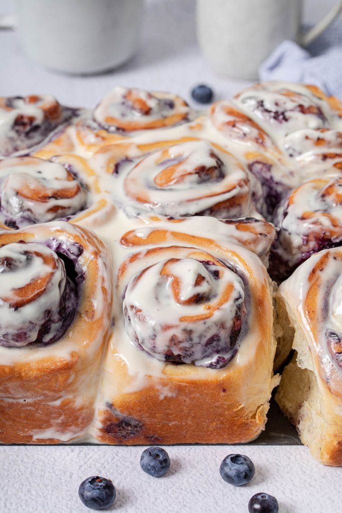 Blaubeerschnecken mit Blaubeerkonfitüre | Life Is Full Of Goodies