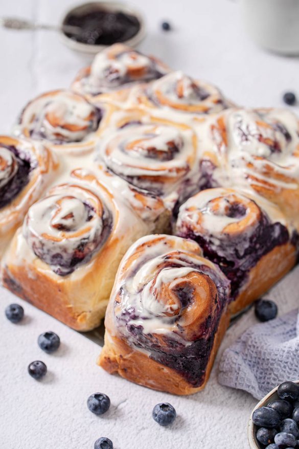 Blaubeerschnecken mit Blaubeerkonfitüre | Life Is Full Of Goodies