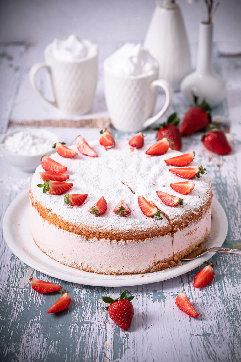 Die beste Erdbeer Käsesahne Torte | Life Is Full Of Goodies