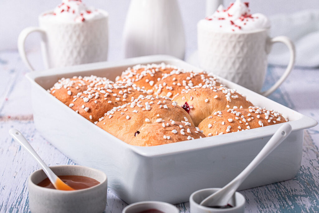 Fruchtig gefüllte Milchbrötchen | Life Is Full Of Goodies