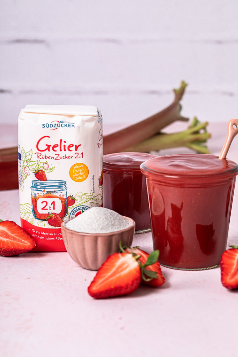 Die beste Erdbeer Rhabarber Marmelade mit Vanille | Life Is Full Of Goodies
