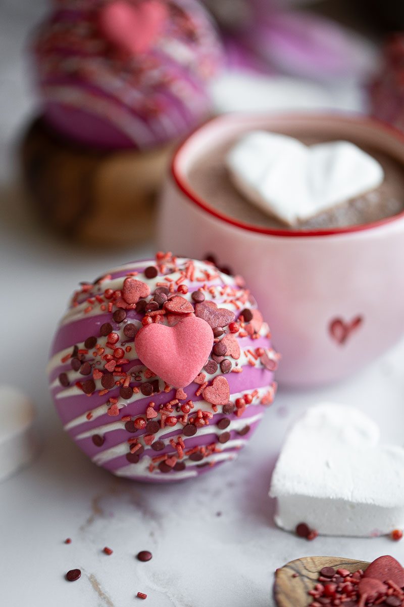 Selbstgemachte Marshmallows in Hot Chocolate Bombs