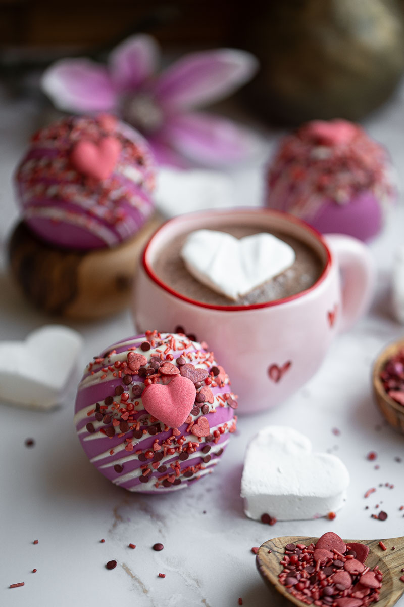 Selbstgemachte Marshmallows in Hot Chocolate Bombs