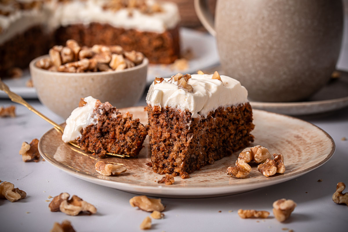 Nusskuchen mit Frosting
