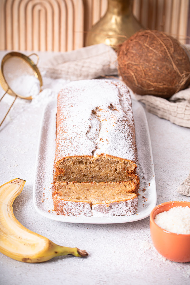 Kokoksnuss Banane und Rum im Kuchen