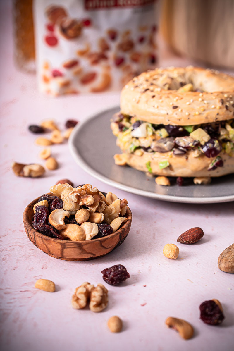Crunchy Chopped Salad Bagel 