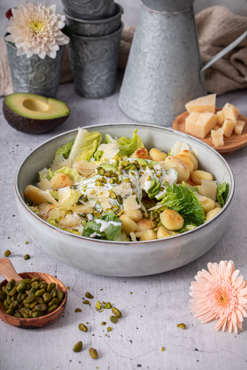 Crispy Gnocchi Salad mit perfektem Ranch Dressing